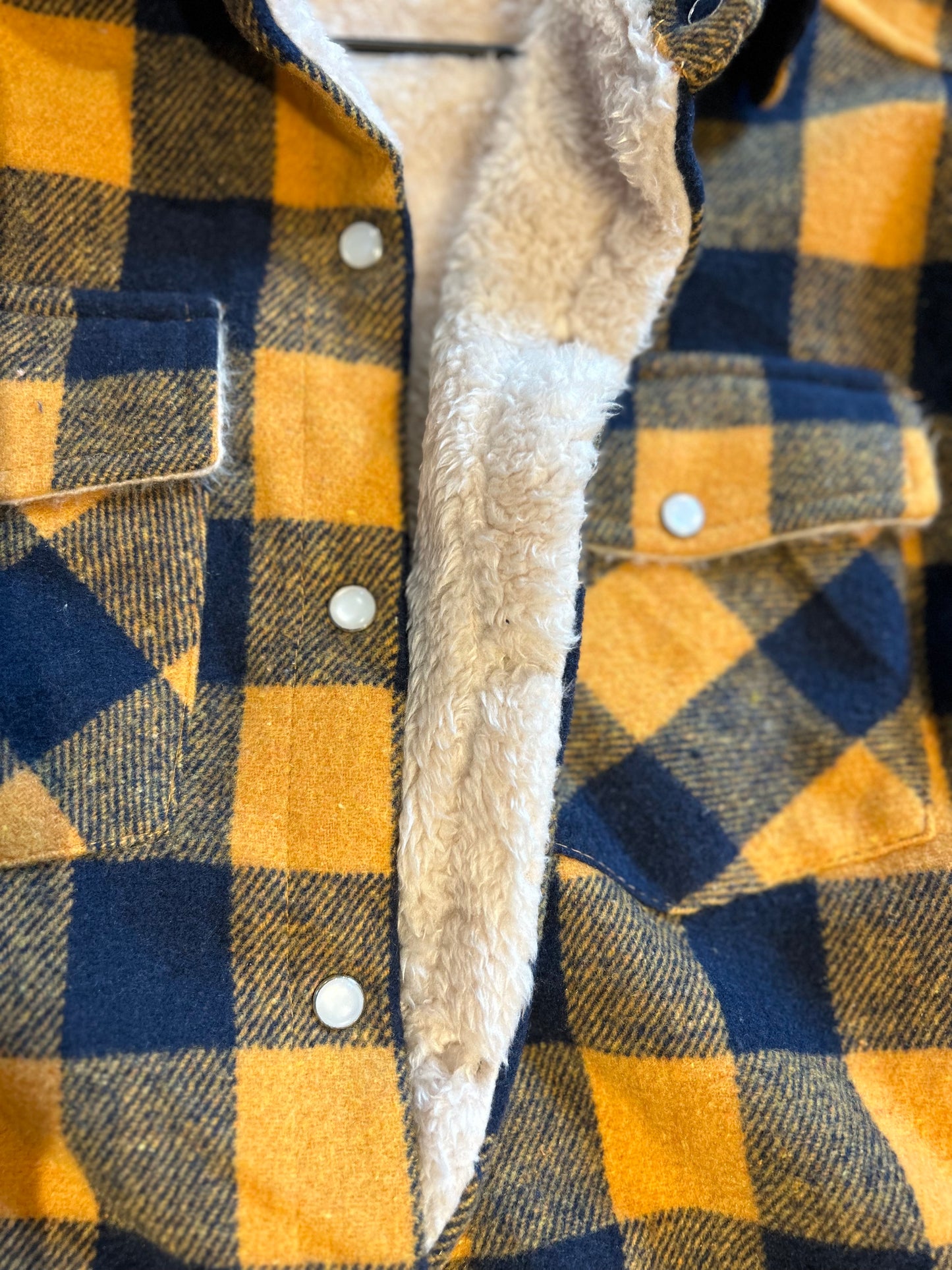 Women’s Plaid Shaket with Sherpa Lining